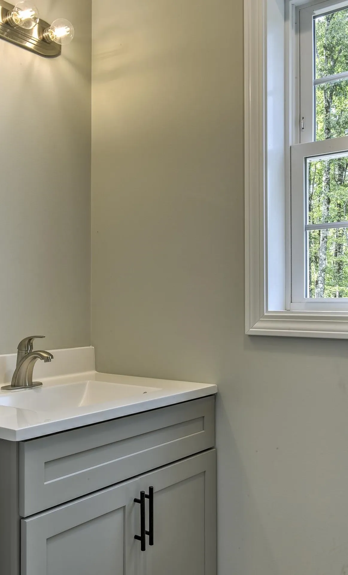 9 Asheley Avenue Hinsdale NH 03451