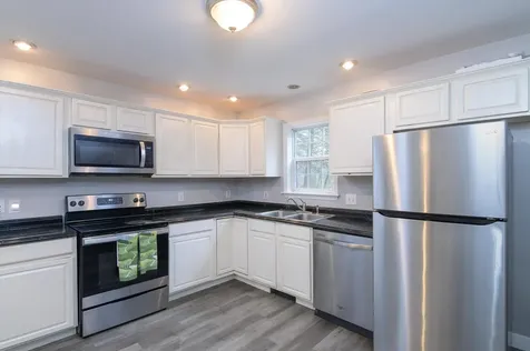 22 Deans Landing Chesterfield NH 03443