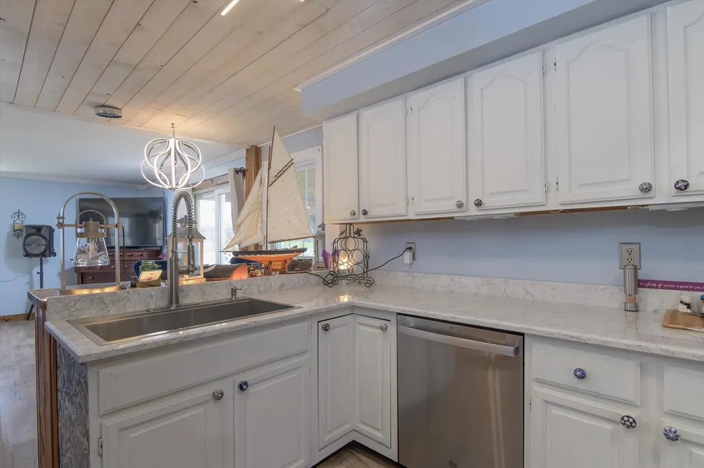 2091 North Lake Road Benson VT 05743