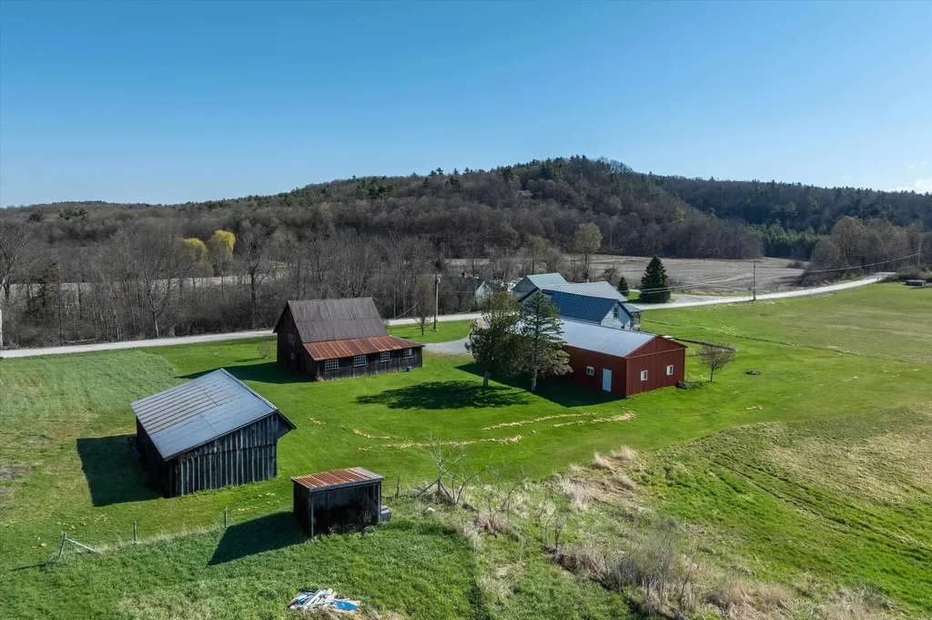 2091 North Lake Road Benson VT 05743