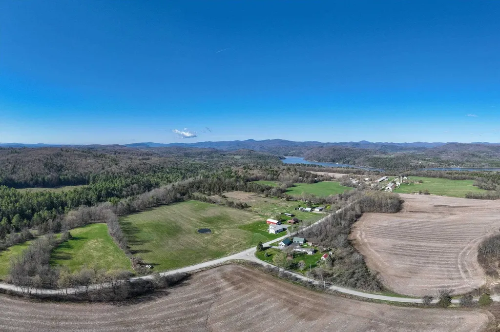 2091 North Lake Road Benson VT 05743