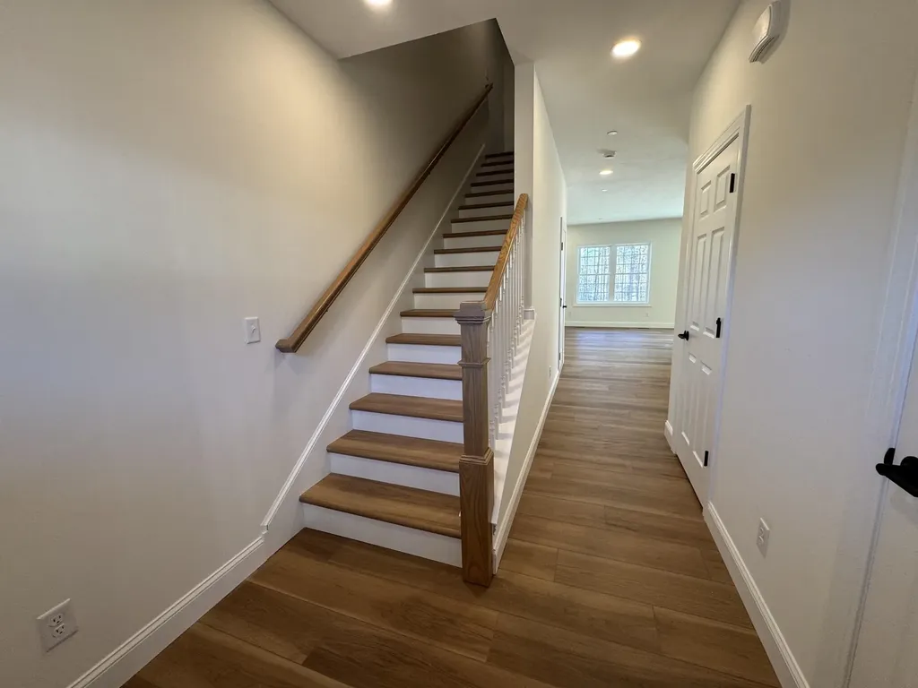 7B Dearborn Circle Goffstown NH 03045