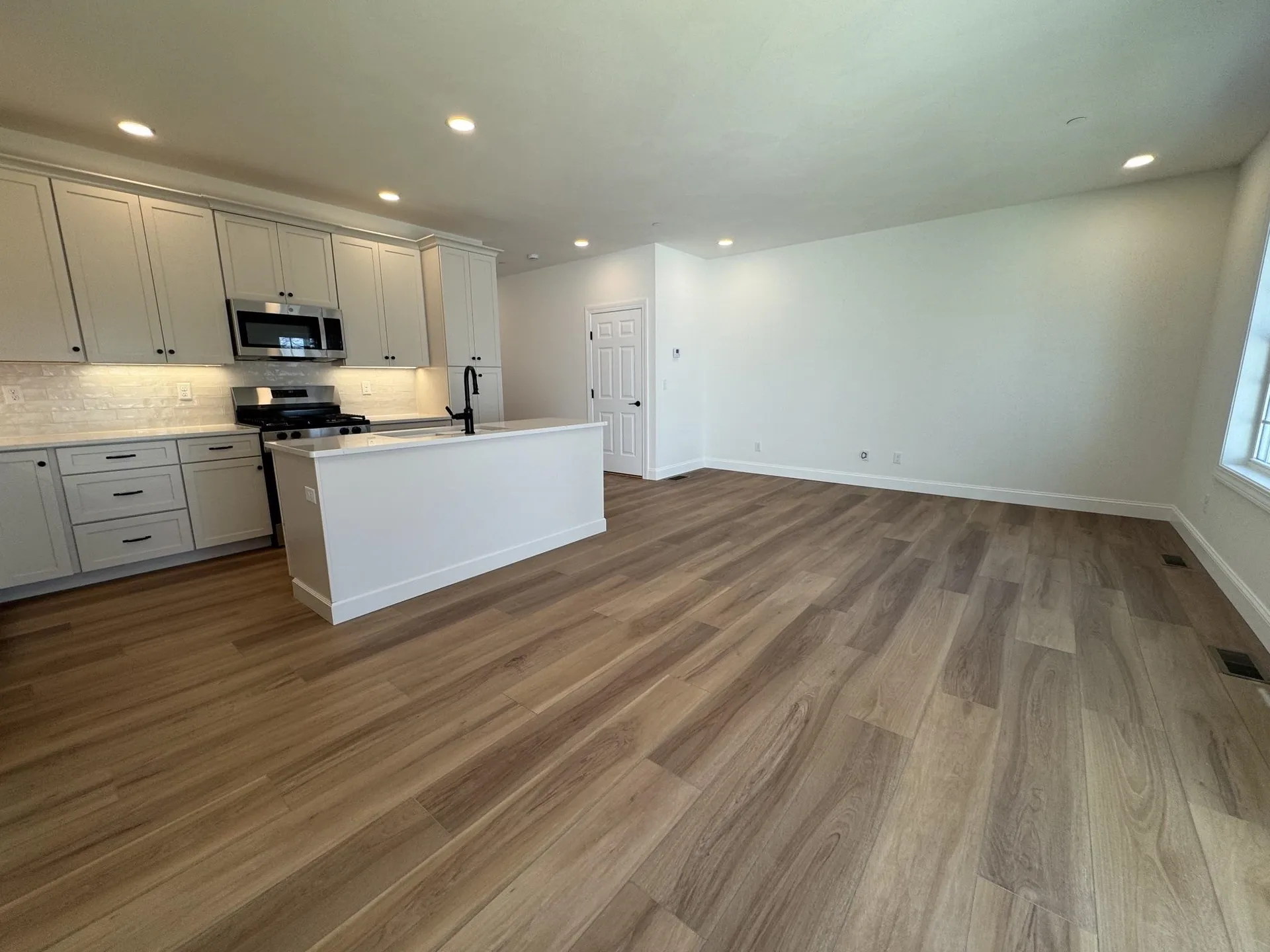 7B Dearborn Circle Goffstown NH 03045