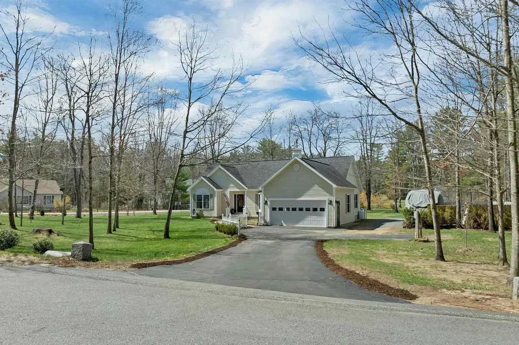 22 Fairway Drive Ashland NH 03217