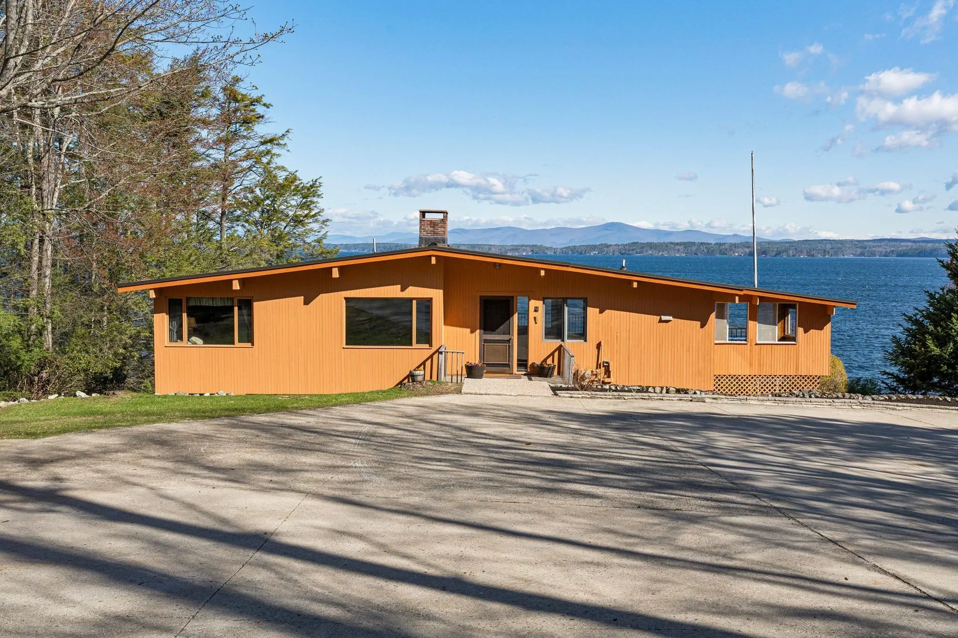 Alton NH, 240 Black Point Road