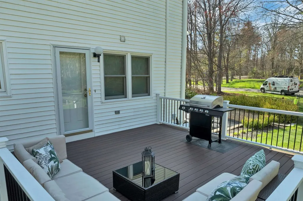 284A High Range Road Londonderry NH 03053