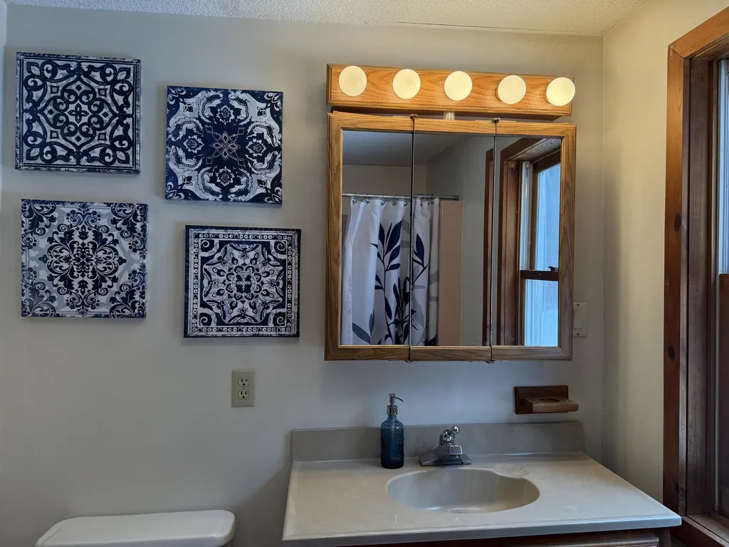 33 Kolbe Lane Enfield NH 03748