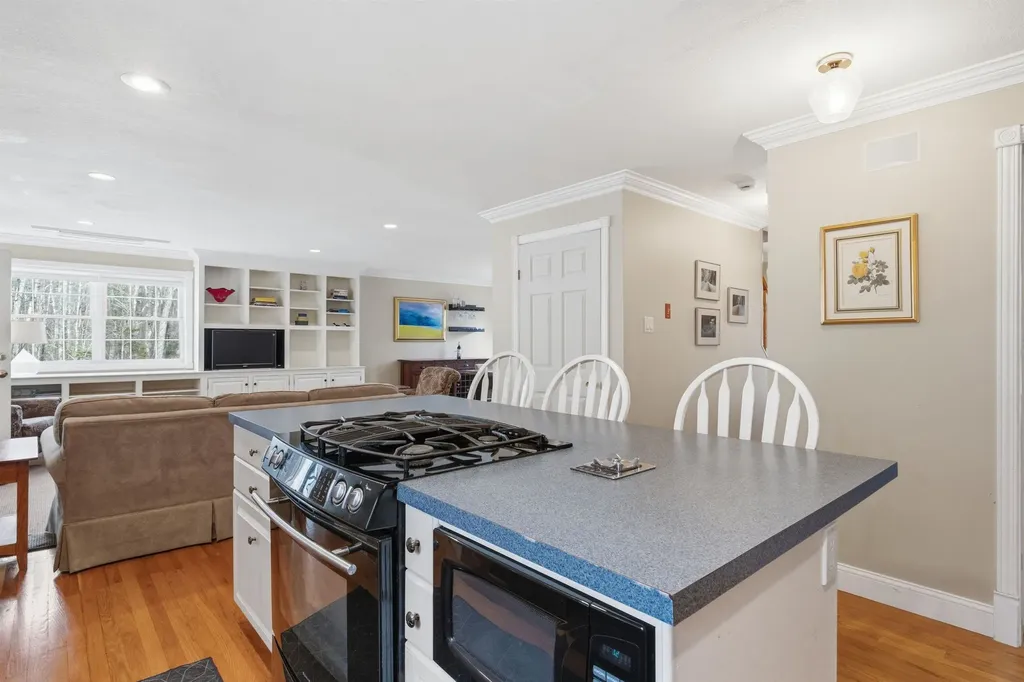 249 Perch Pond Road Holderness NH 03245