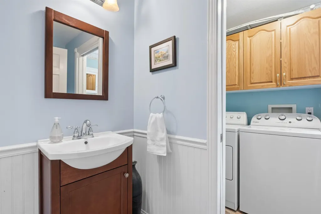 249 Perch Pond Road Holderness NH 03245