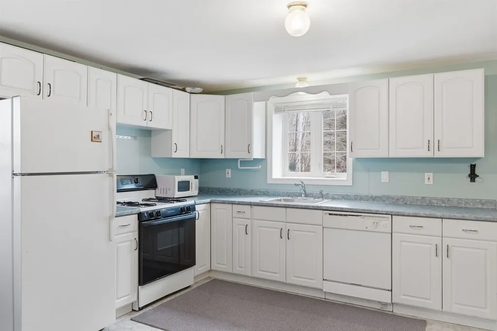 249 Perch Pond Road Holderness NH 03245