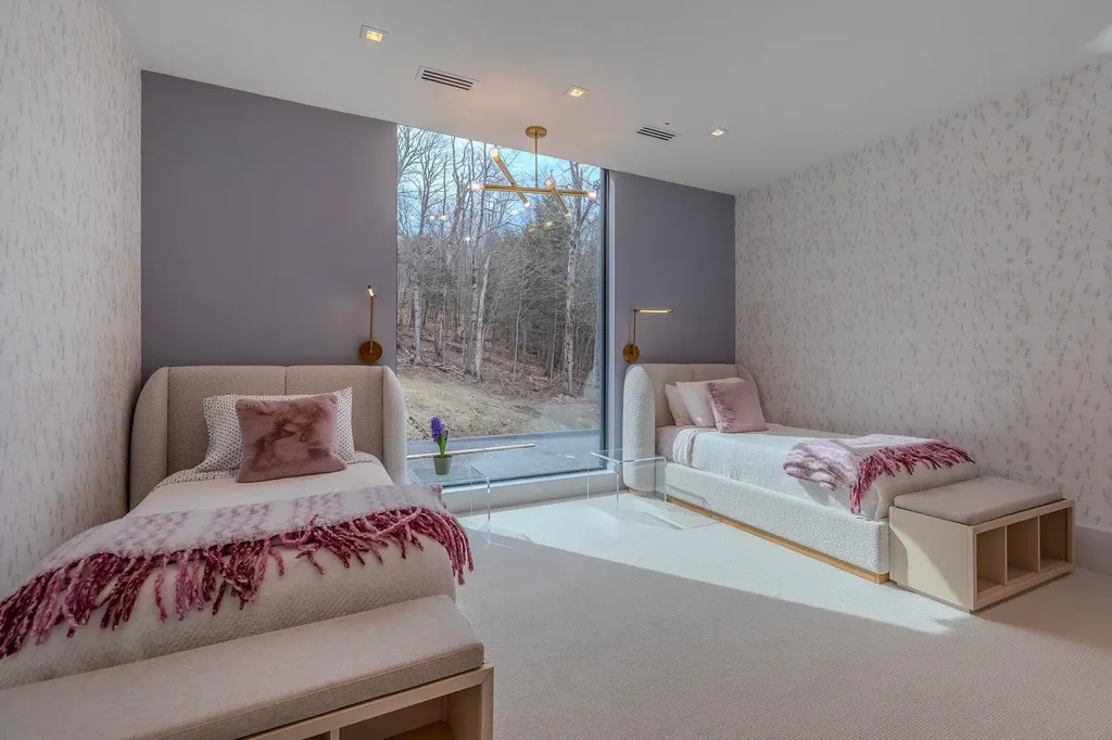 59 Garden Loop Road Winhall VT 05340