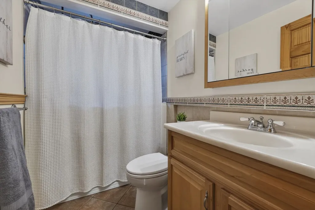 405 N River Road Epping NH 03042