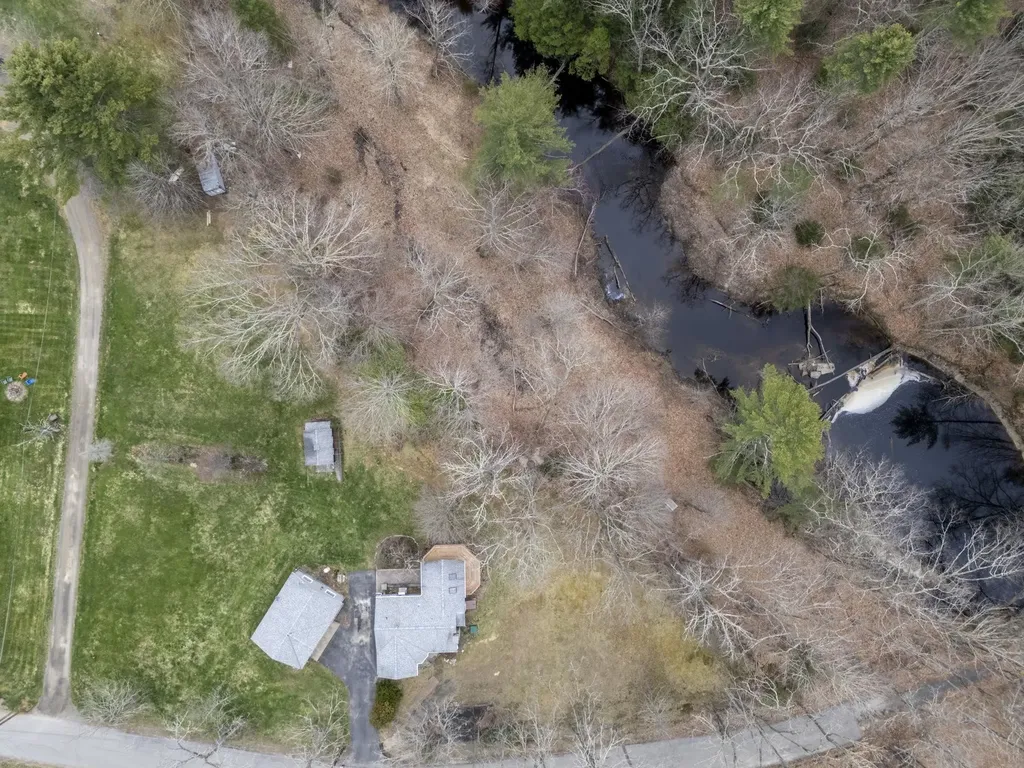 405 N River Road Epping NH 03042