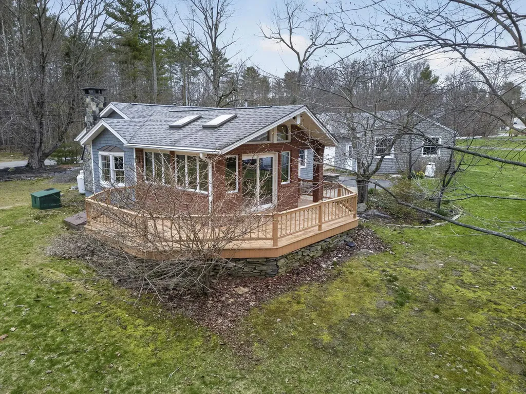 405 N River Road Epping NH 03042