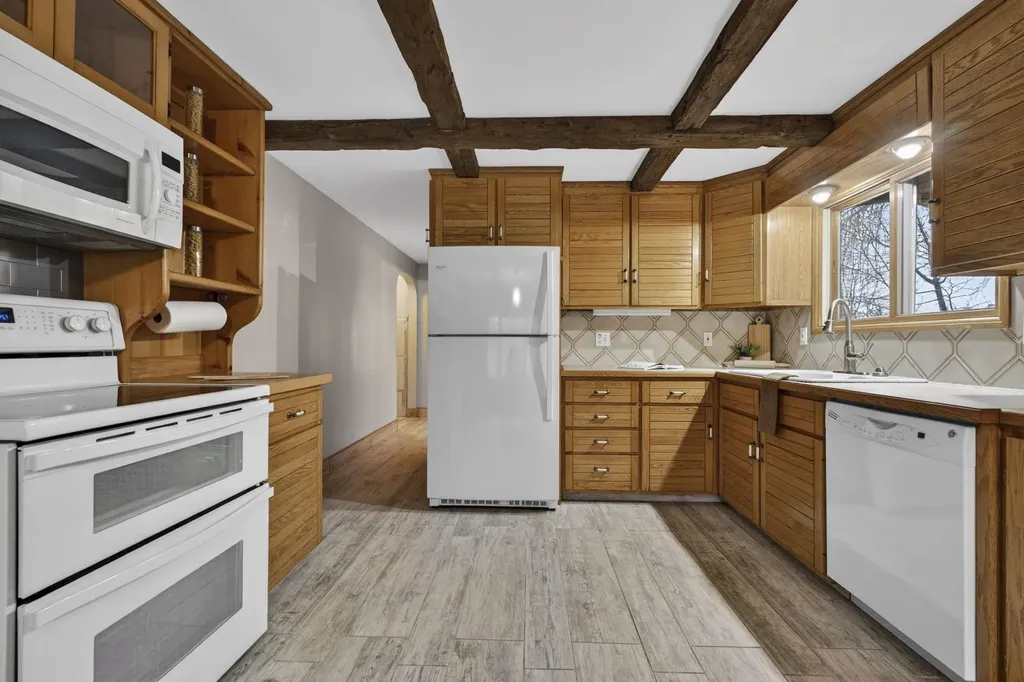 405 N River Road Epping NH 03042