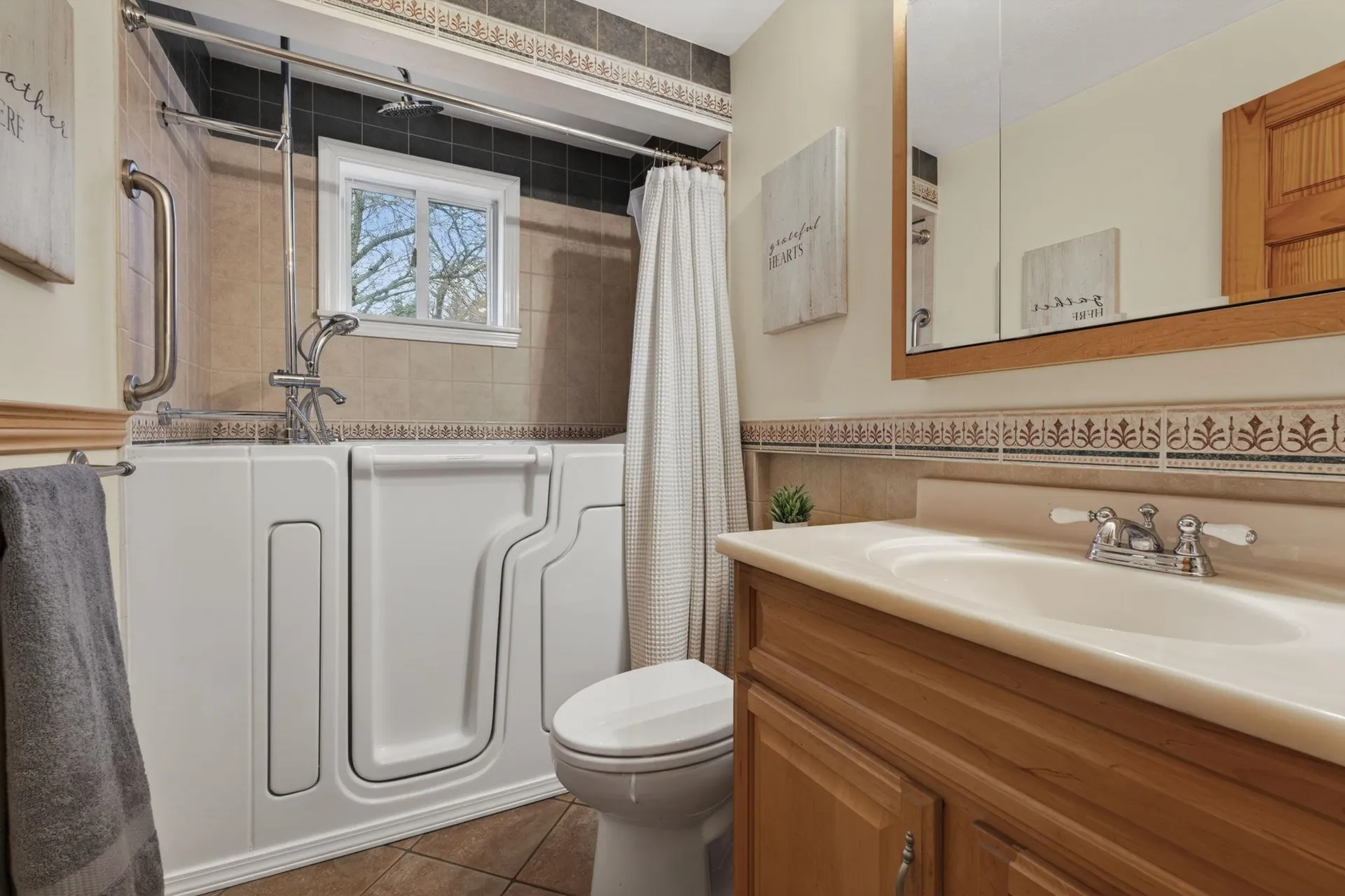 405 N River Road Epping NH 03042
