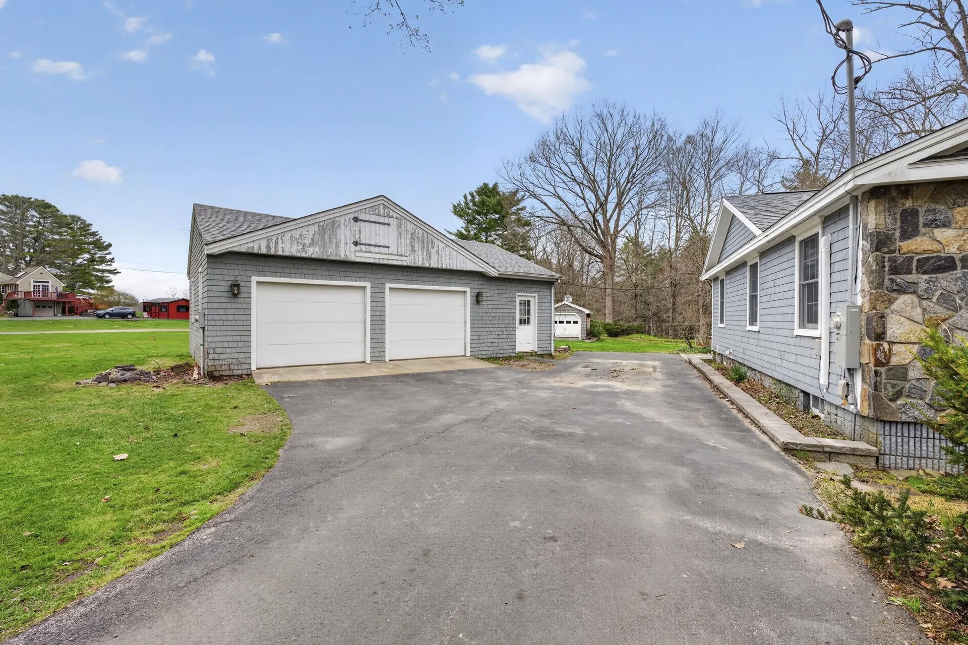 405 N River Road Epping NH 03042