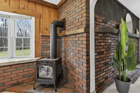 405 N River Road Epping NH 03042