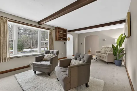 405 N River Road Epping NH 03042