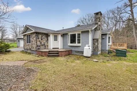 405 N River Road Epping NH 03042