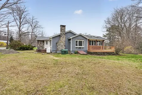 405 N River Road Epping NH 03042