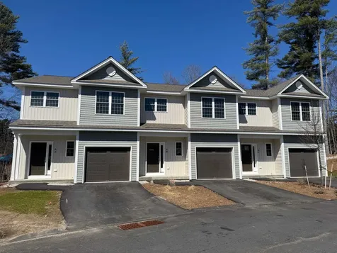 8A Dearborn Circle Goffstown NH 03045