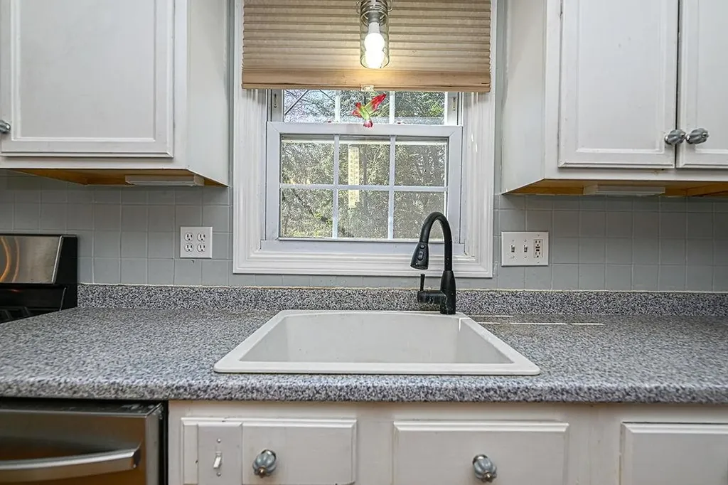 32 Hickory Drive Amherst NH 03031