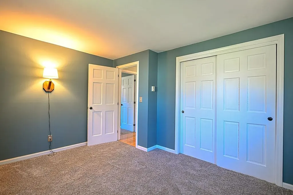 32 Hickory Drive Amherst NH 03031