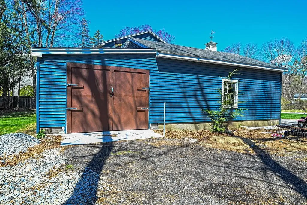 32 Hickory Drive Amherst NH 03031