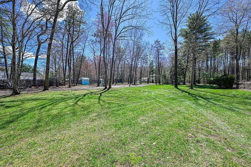 32 Hickory Drive Amherst NH 03031