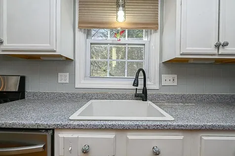32 Hickory Drive Amherst NH 03031