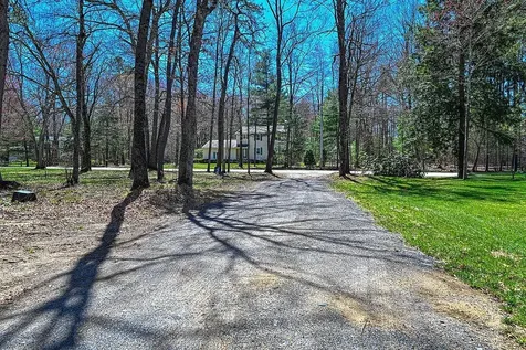 32 Hickory Drive Amherst NH 03031