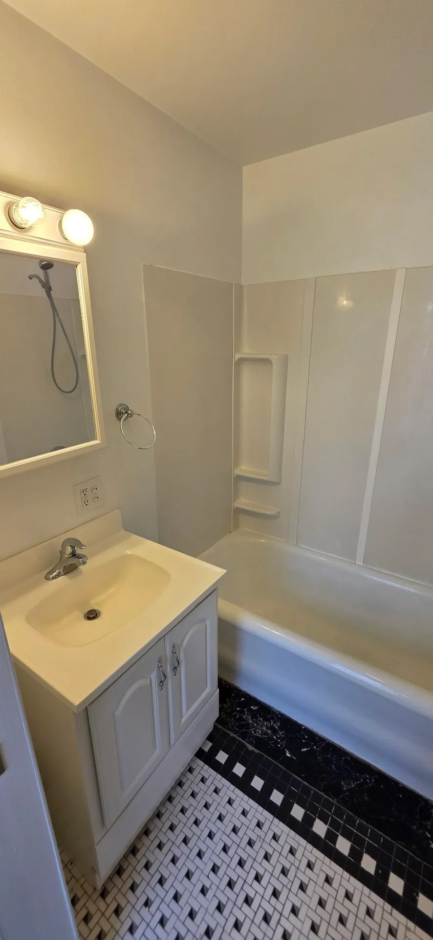 33 South Main Street Troy NH 03465