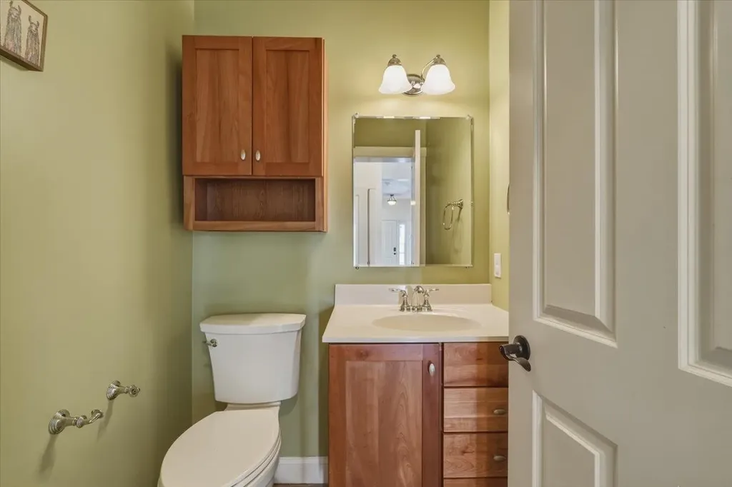 18 North Jefferson Road South Burlington VT 05403