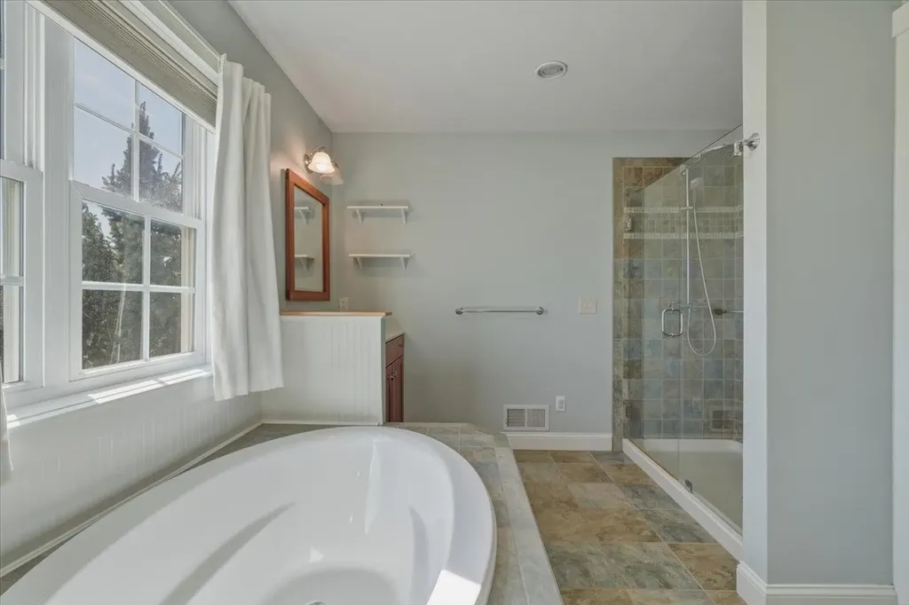 18 North Jefferson Road South Burlington VT 05403