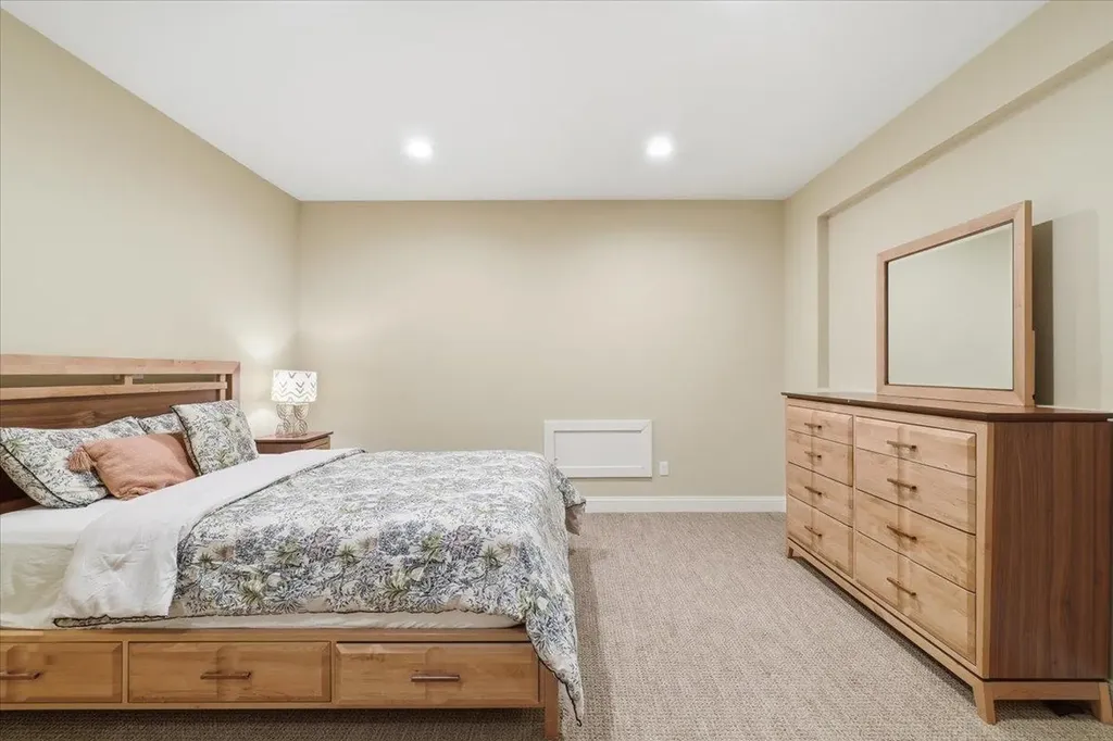 18 North Jefferson Road South Burlington VT 05403