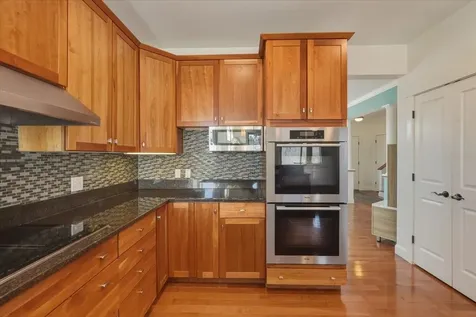 18 North Jefferson Road South Burlington VT 05403