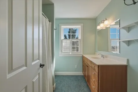 18 North Jefferson Road South Burlington VT 05403