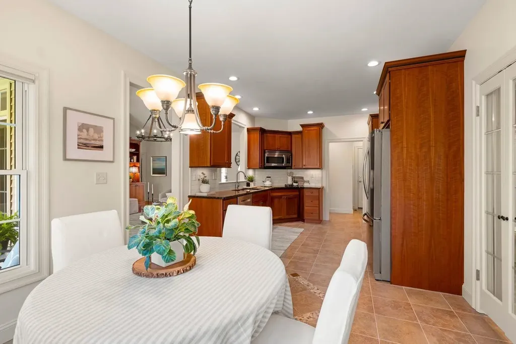 12 Amber Lane Bedford NH 03110