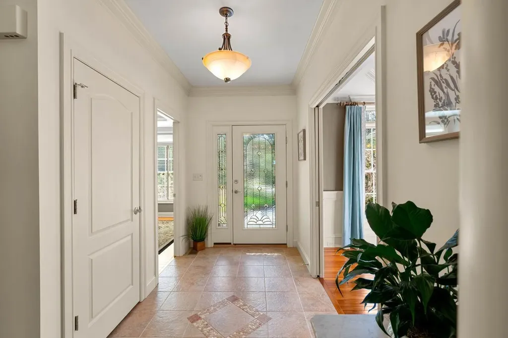 12 Amber Lane Bedford NH 03110