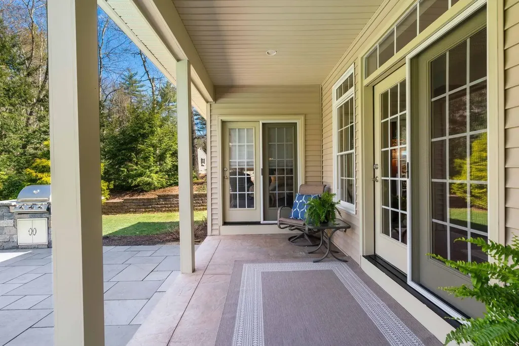 12 Amber Lane Bedford NH 03110