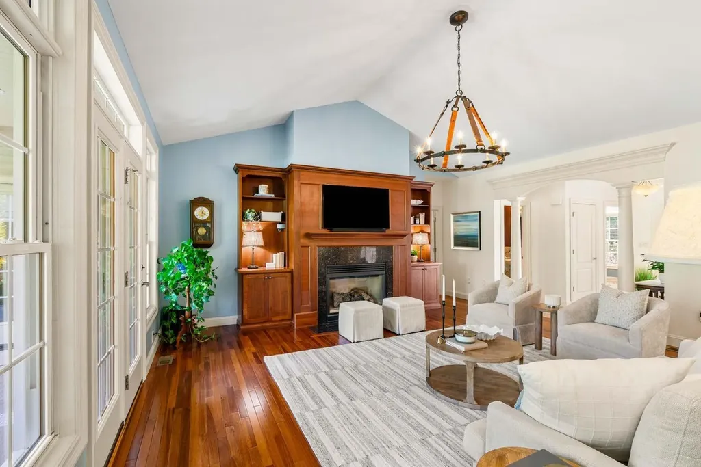 12 Amber Lane Bedford NH 03110
