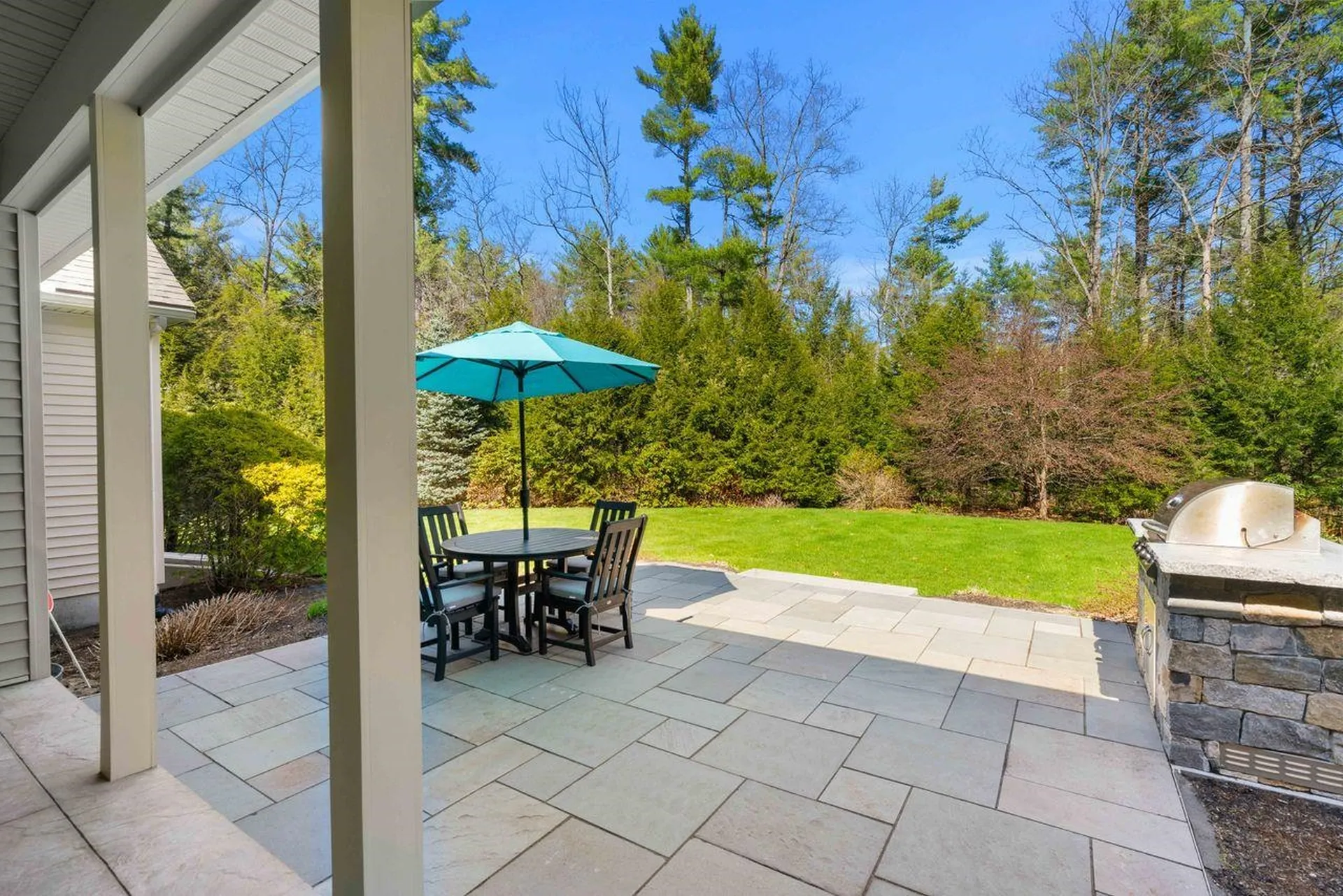12 Amber Lane Bedford NH 03110