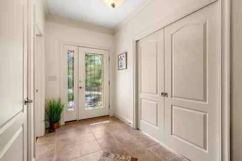 12 Amber Lane Bedford NH 03110