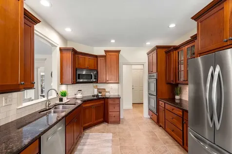 12 Amber Lane Bedford NH 03110