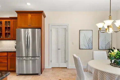 12 Amber Lane Bedford NH 03110