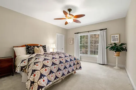 12 Amber Lane Bedford NH 03110