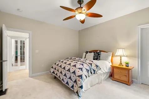 12 Amber Lane Bedford NH 03110