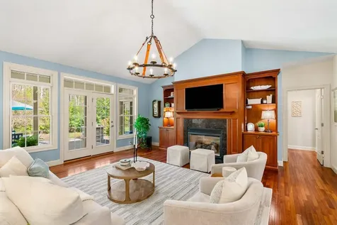 12 Amber Lane Bedford NH 03110