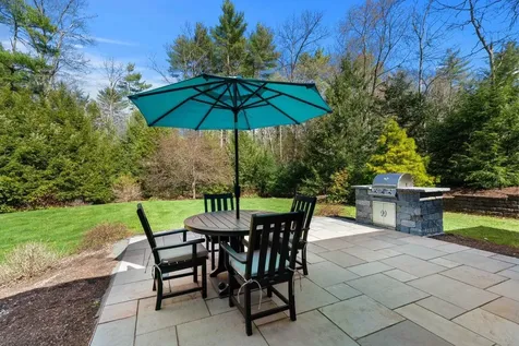 12 Amber Lane Bedford NH 03110